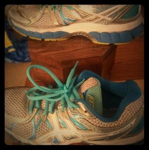 Asics womens tennis shoe